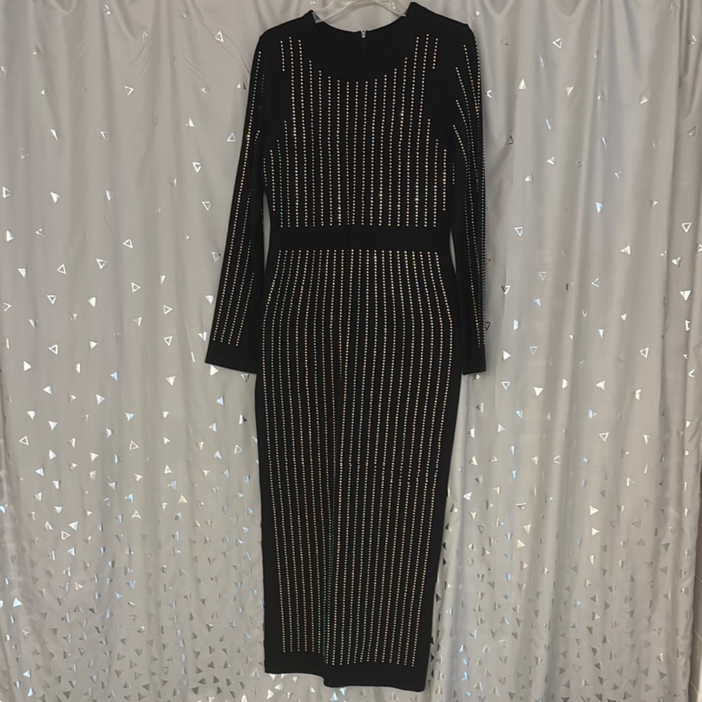Source Unknown Black Sheath Dress Long Sleeve Crew Neck